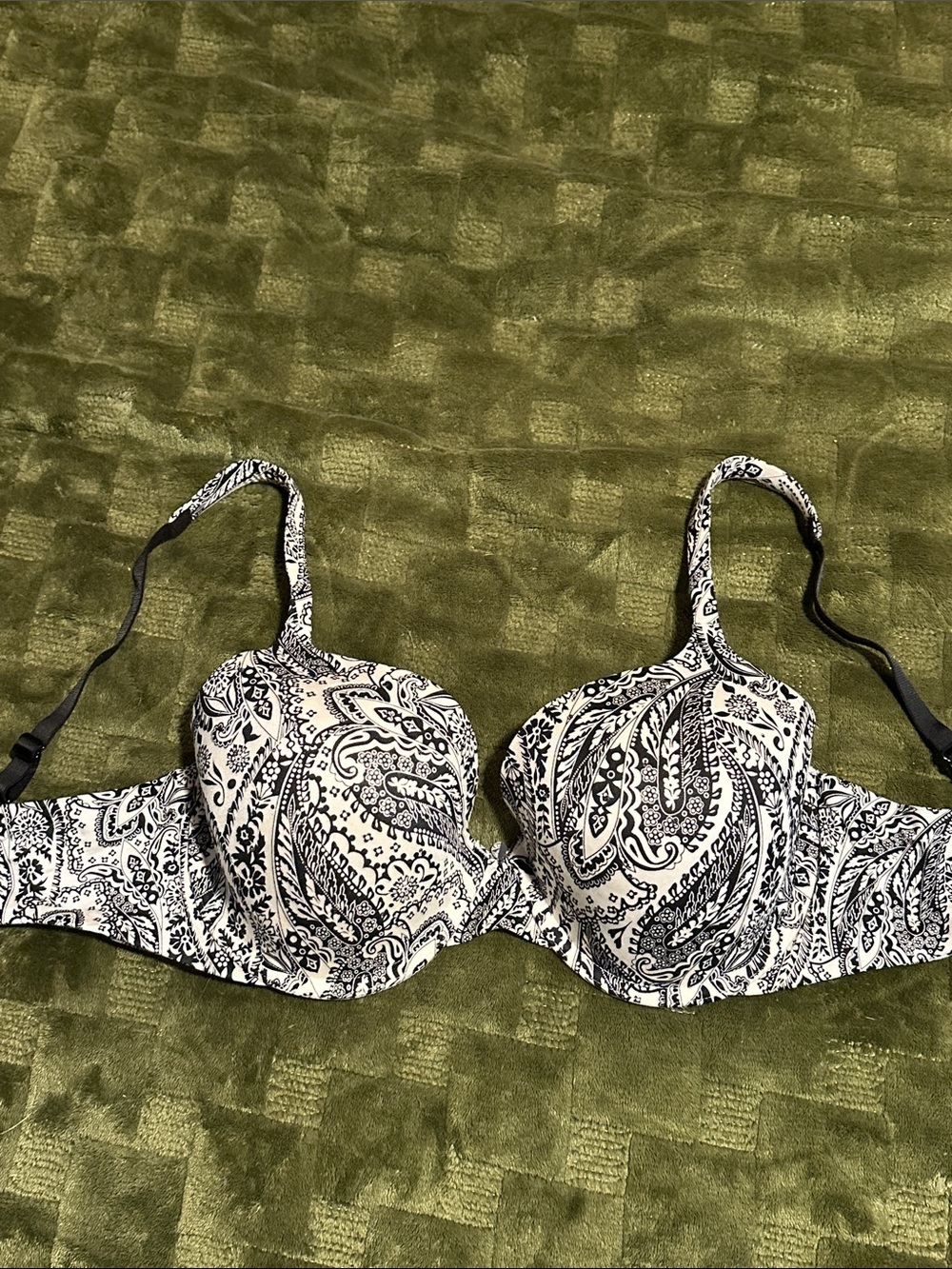 Victoria's Secret Black and White Paisley Underwire Bra